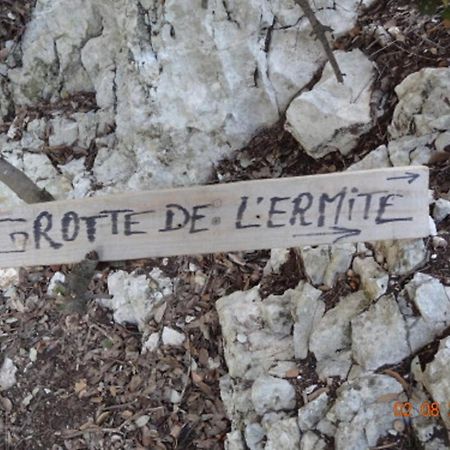 Отель Le Mouleyras Saint-Montan Экстерьер фото