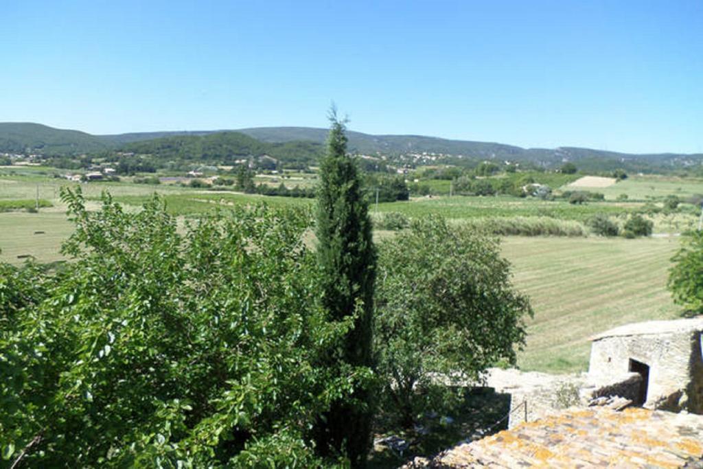 Отель Le Mouleyras Saint-Montan Экстерьер фото